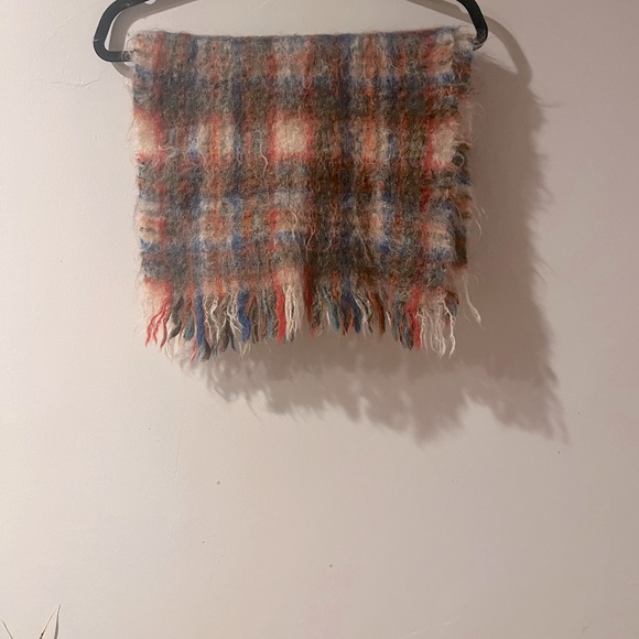 Plaid Scarf Accessories - Plaid wool sweater. Super high quality.